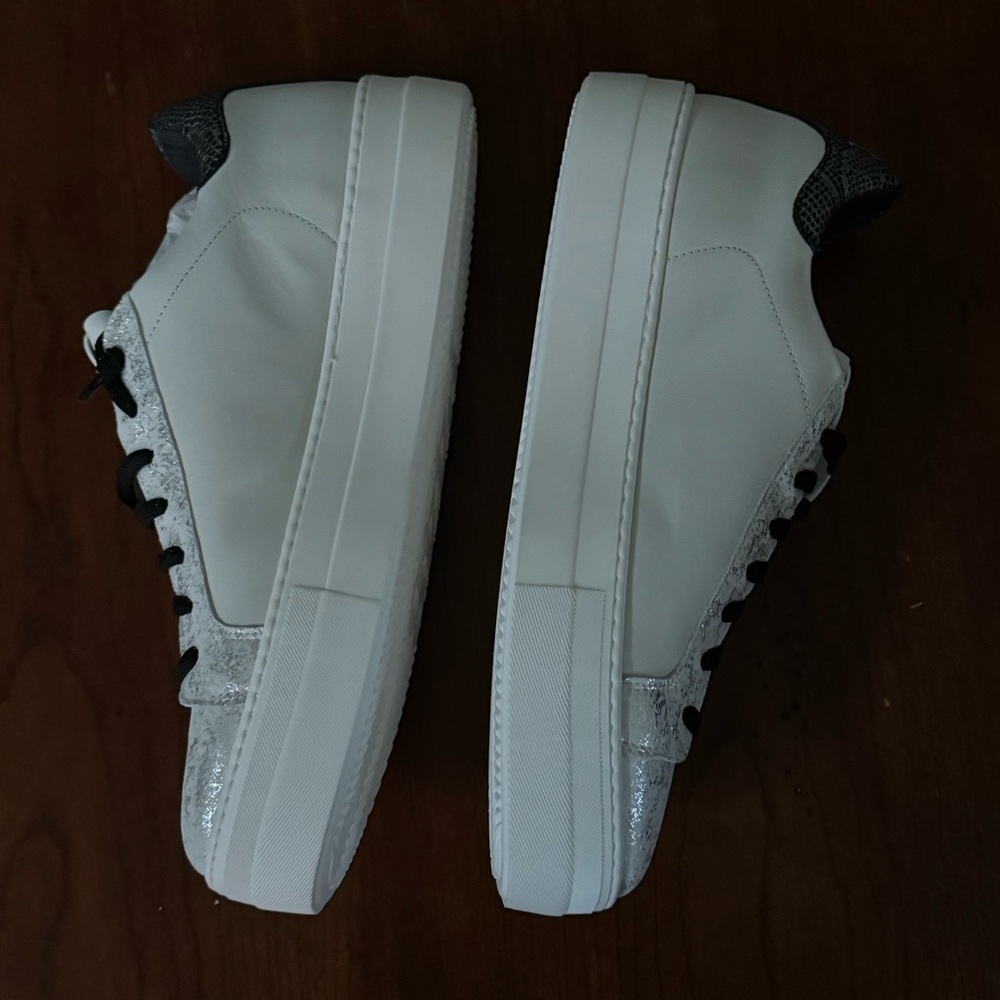 P448 Silver and White Sneakers Thea Platform Leather Sz 43 fits 11 women’s - Picture 3 of 11